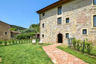 Il Borgo di Badia-L'Oliveta