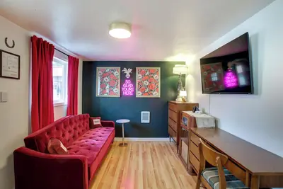 Image de 3 Mi to Dtwn Spokane: Sleek Multi-Unit Base