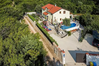 Image de Awesome home in Dobrinj