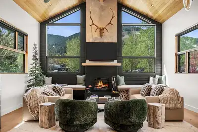 Image de Rmr: Midnight Solstice Home in the Town of Jackson