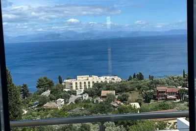 Image de Luxury Villa with swimming pool and view in the sea.