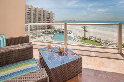 Image de Phase I Cristal 504 2br Beachfront at Las Palomas
