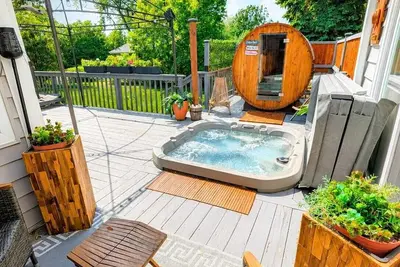 Image de Home Sweet Home for World Cup Fans Hot Tub Sauna Gym - 8 min Metlife Stadium
