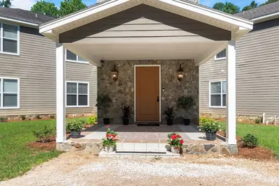 Image de Welcome to your perfect private estate home away from home,