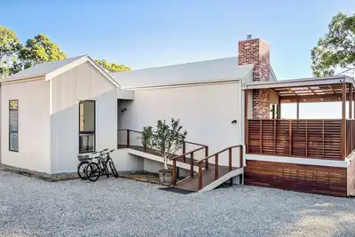 Image de Escape One - Luxury romantic vineyard villa, sunset views & outdoor bath