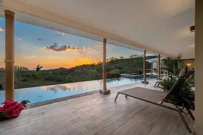 Image de Private House - Sunset Ocean View and Mountains