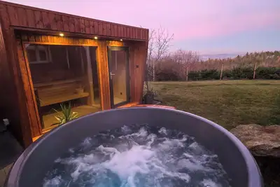 Image de Exclusive vacation home with jacuzzi and sauna in the Giant Mountains. Dogs welcome