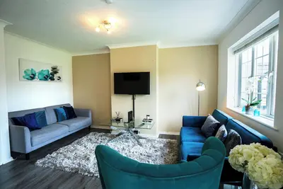 Image de Stylish 3-Bedroom | Heart of Windsor