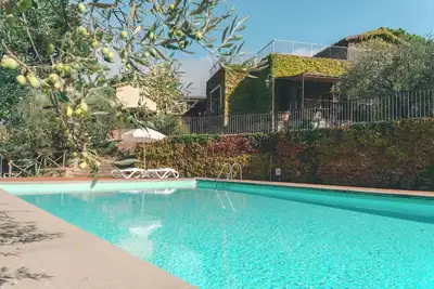 Image de Merveilleuse maison de vacances pour 7 personnes avec piscine, Wifi, Tv et terrasse, près de Assise