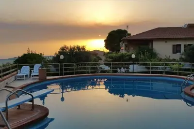 Image de Maison de vacances privée avec Wifi, climatisation, piscine privée, Tv, patio, animaux admis