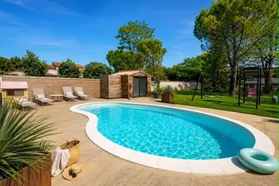 Image de Villa familiale à quelques minutes de Cognac, piscine & jacuzzi pour 12 pers