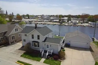 Image de Waterfront 4-Bedroom Home on Ahnapee River with Boat Dock/Slip, Garage, WiFi