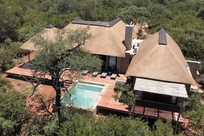 Image de Luxury 3-bedroom Villa near Kruger | Private Pool & Wildlife | Villa White Lion