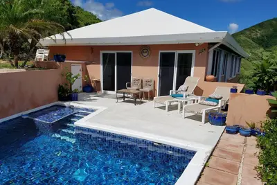 Image de 2 Bedroom Home with Pool & View on the East End, Short-Term or Long-Term Rental