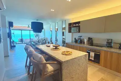 Image de Waterfront penthouse in Yucalpetén Resort Marina