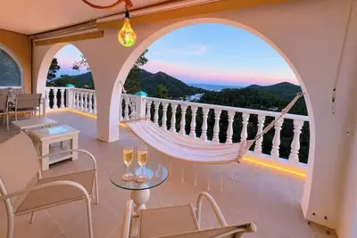 Image de Monthly Retreat Ibiza · 4br Villa · Pool · Starlink · Ev Charger · Sea Views
