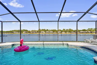 Image de 5br Villa 15 Min to Disney | Pool, Bbq & Lake View