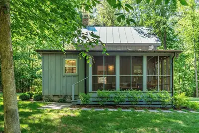 Image de Charming, cozy cottage nestled in the wood. Charlottesville, Virginia
