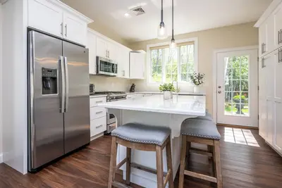 Image de New Tranquil cottage w/ Ac, heated pools and game room, close to local beaches.