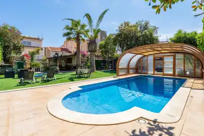 Image de Excellent emplacement, piscine privée et parking