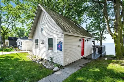 Image de Breathtaking Beachfront Cottage with Nice Sights in Leamington, Ontario