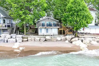 Image de Amazing Beachfront Cottage with Barbecue in Leamington, Ontario