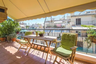 Image de Cozy Apartment with Beautiful Balcony