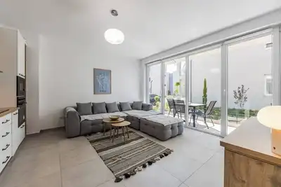 Image de Le Bleu Apartment | Pool & Beach by PikHost