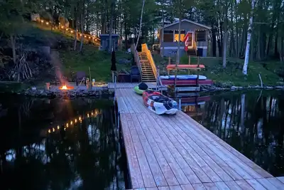 Image de Peaceful and cozy cottage on small quiet lake -family and pet friendly as well!