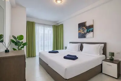 Image de Bright and spacious 2 bedroom with balcony Vmif1-1