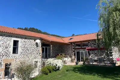 Image de Maison de vacances « Gîte De La Ribeyre » avec vue montagne, terrasse partagée et Wi-Fi