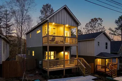 Image de Custom 3 Bdrm Cottage in Chattanooga w/ Hot Tub!