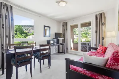 Image de Appartement avec piscine & balcon vue sur la montagne