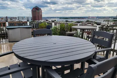 Image de Canton Rooftop Harbor View - Skyline Deck + Parking