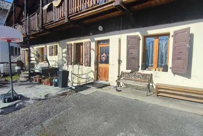Image de Appartement dans un chalet de montagne avec vue Mont Blanc
