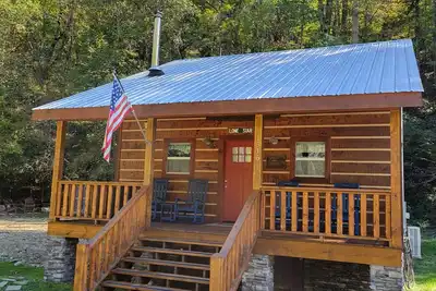 Image de Mountain cabin on a creek and farm, 7 miles from Smoky Mountains National Park
