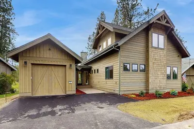 Image de Modern lake house w/wetland view - walk to lake & beach