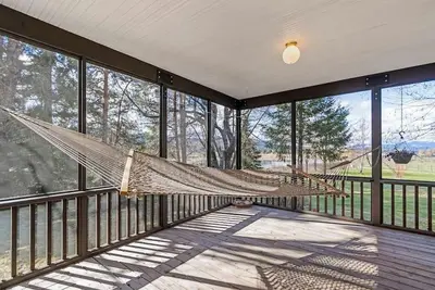 Image de Waterfront hideaway with views, private dock on Pend Oreille River, kayaks & W/D