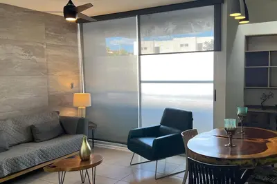 Image de Modern 2br 2ba | Workspace Wifi | Pools | 24/7 Sec