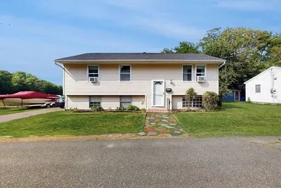 Image de Peaceful centrally located home:  w/ yard & walking distance to town