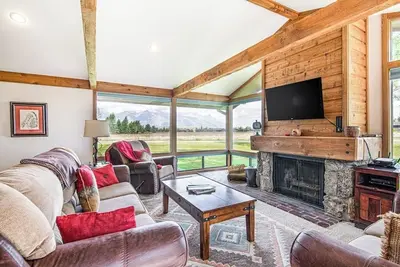 Image de Amazing townhouse next to golf course with deck