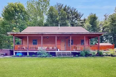 Image de Private 2br waterfront home, hot tub, pool table, sandy beach, Bbq, w/d, wifi