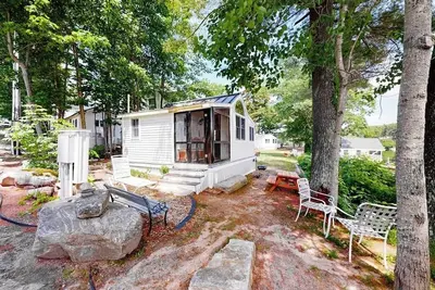 Image de Lakefront cabin with shared firepit & access to Sebago Lake