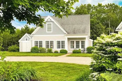 Image de Polished home near the Kennebunks with pool, gym & game room