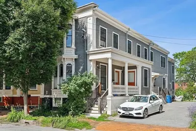 Image de Gorgeously renovated, 2-condo property in the West End - walk everywhere