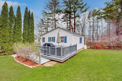 Image de Cozy Cottage with Private Deck - Walk to Short Sands Beach