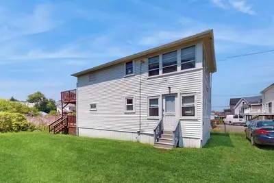 Image de Sun-filled & serene coastal retreat with deck & stunning ocean views - near golf