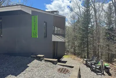 Image de Lovely home with nearby skiing, mountain view, patio, & full kitchen