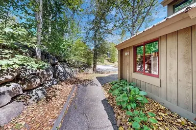 Image de Mtn-view condo with 3 hot tubs, 4 pools, sauna, game room, tennis, fireplace