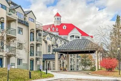Image de Mountain efficiency walk to ski lift, downtown, pool & game room